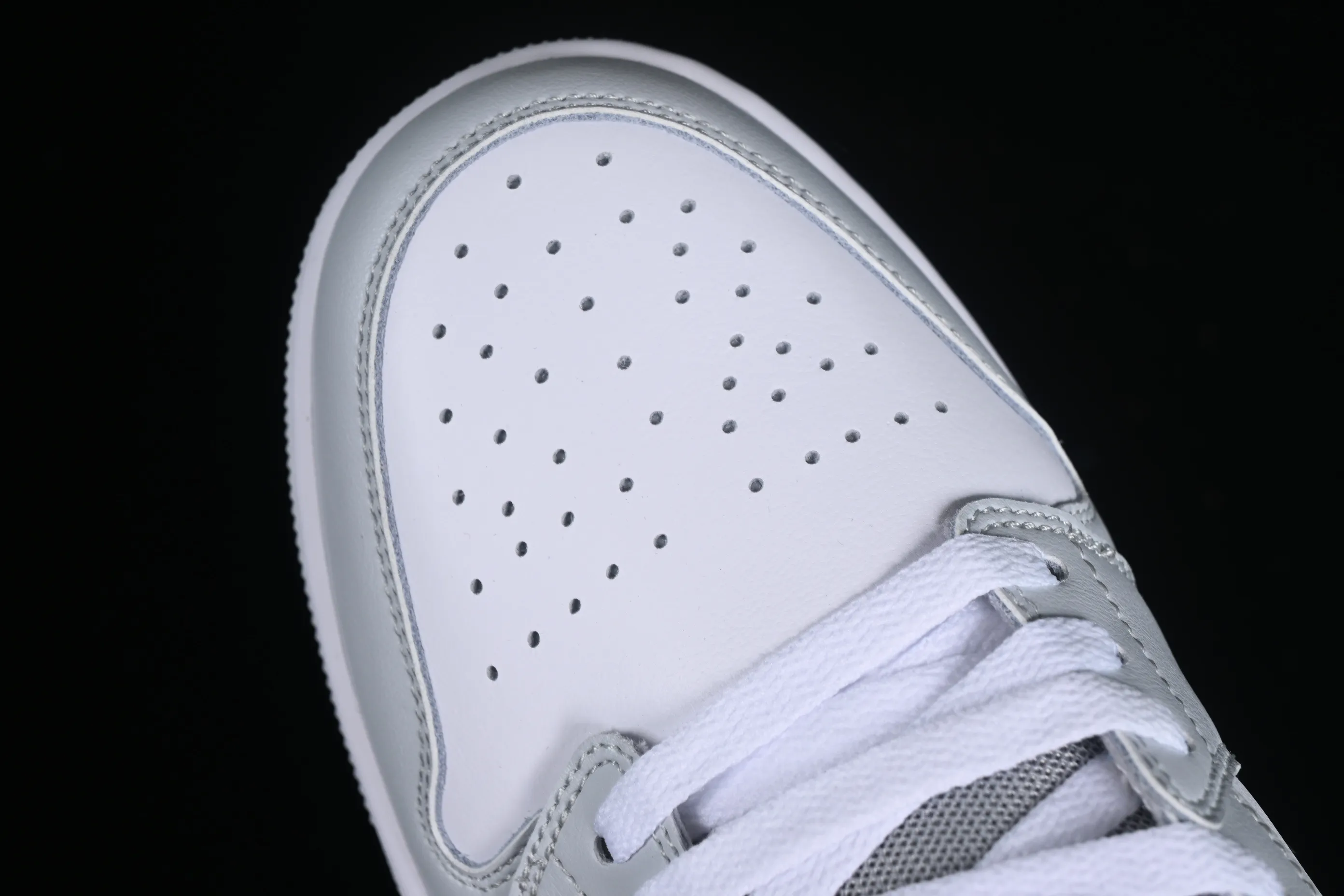 All categories Air Jordan Jordan series basketball shoes Air Jordan 1 Low Air Jordan 1 Low AJ1 Joe 1 white gray low-top cultural and leisure sports sneakers DC0774-106